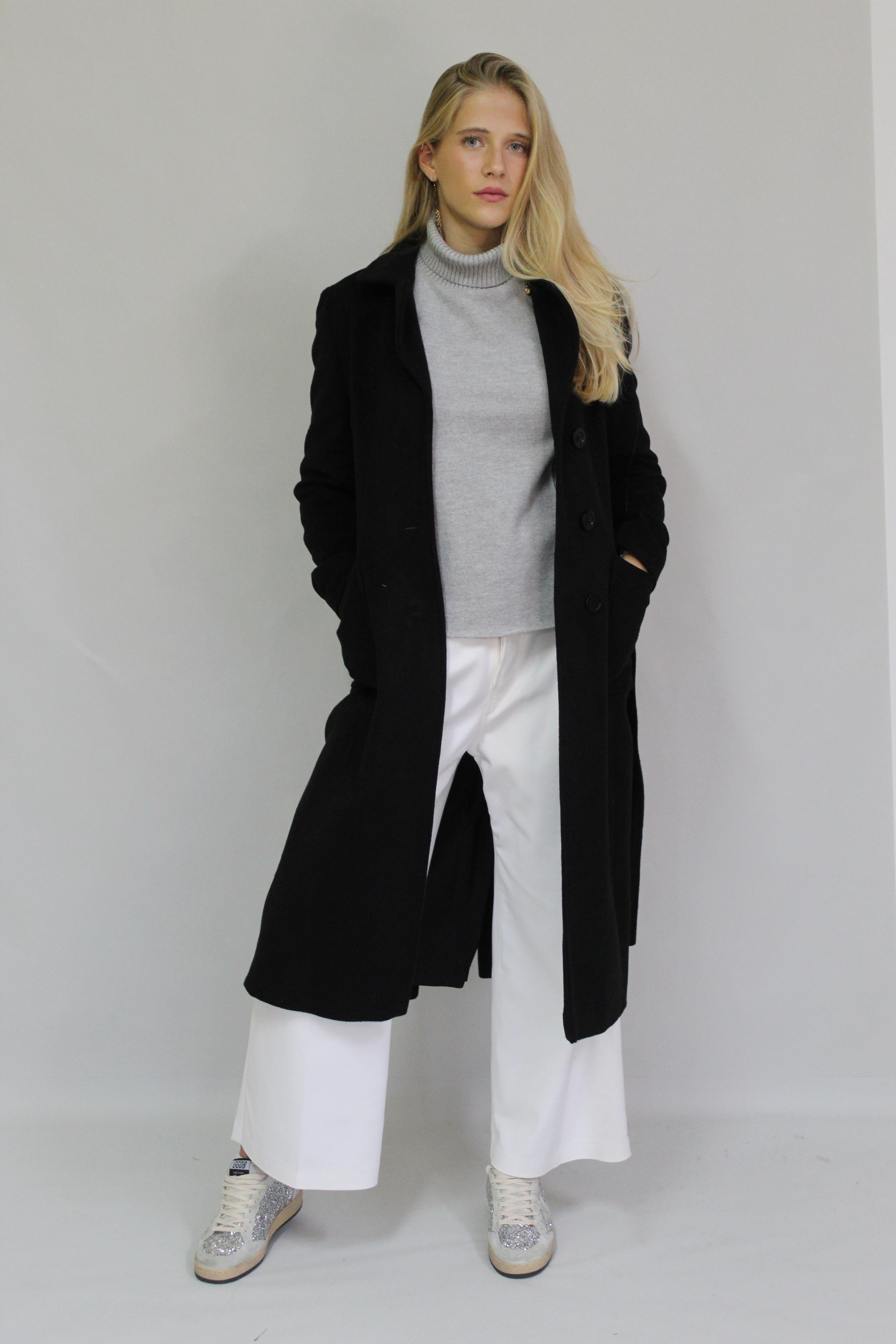 Mid Length Coat With Big Side Pocket Detail