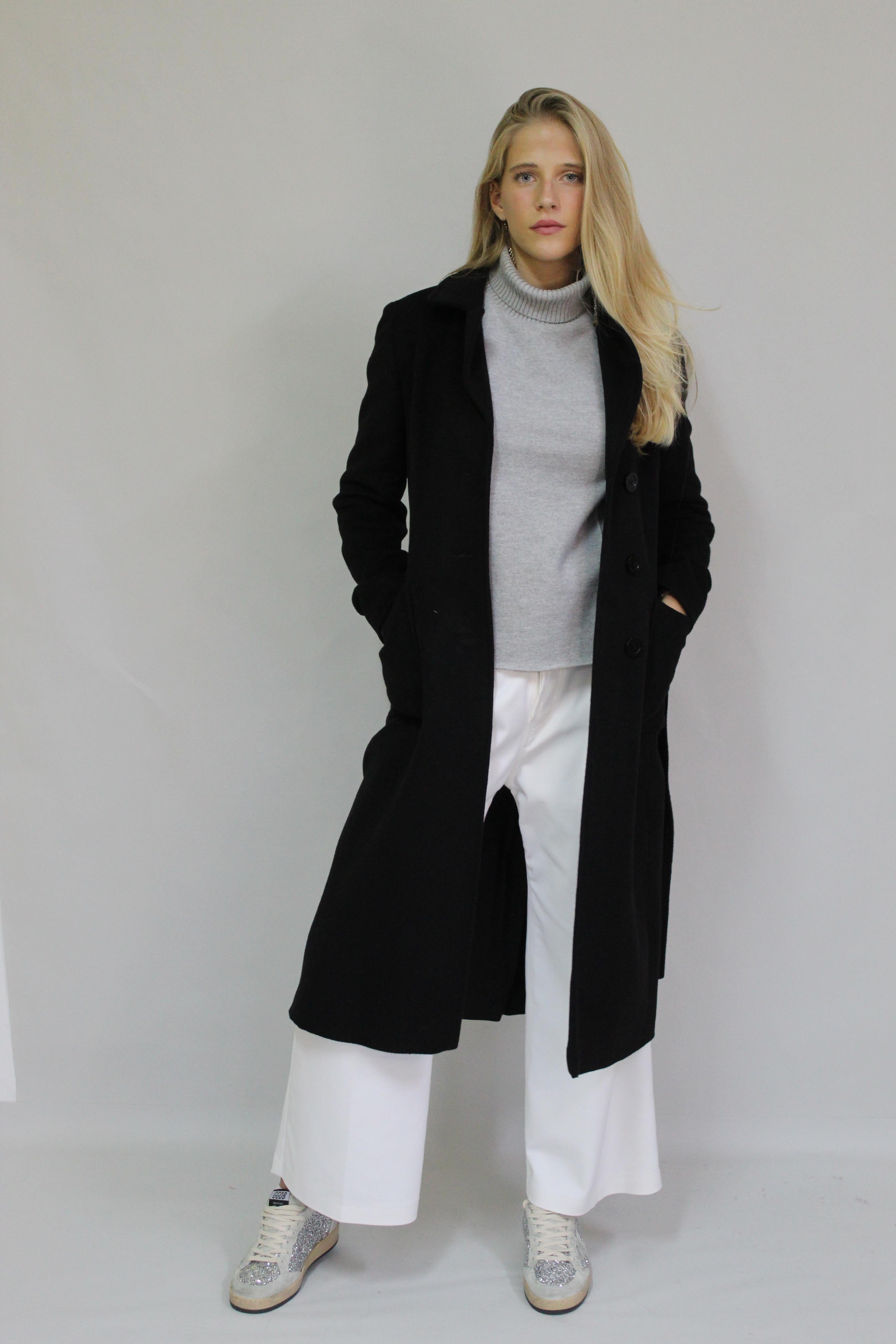 Mid Length Coat With Big Side Pocket Detail