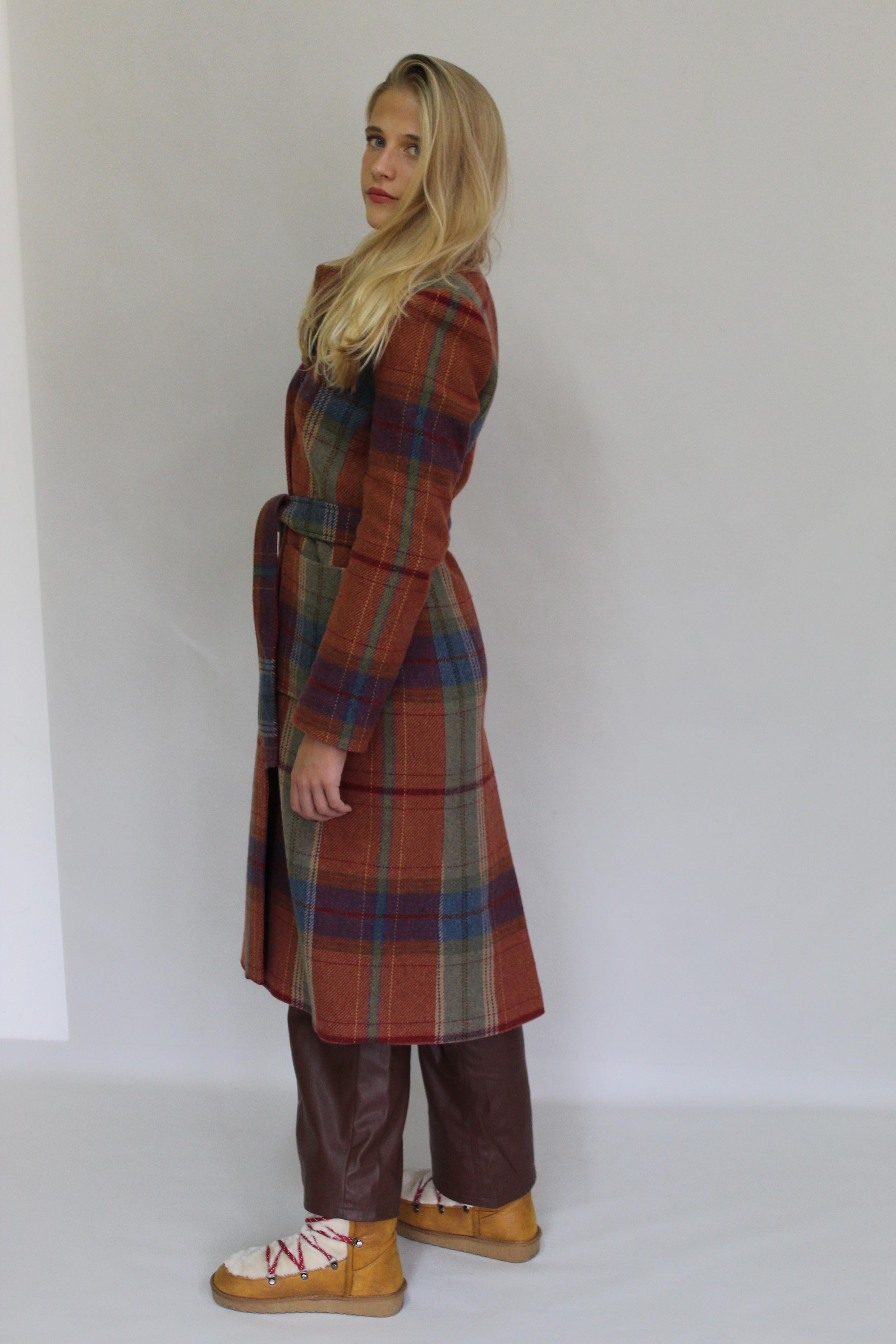 Mid Length Coat With Big Side Pocket Detail