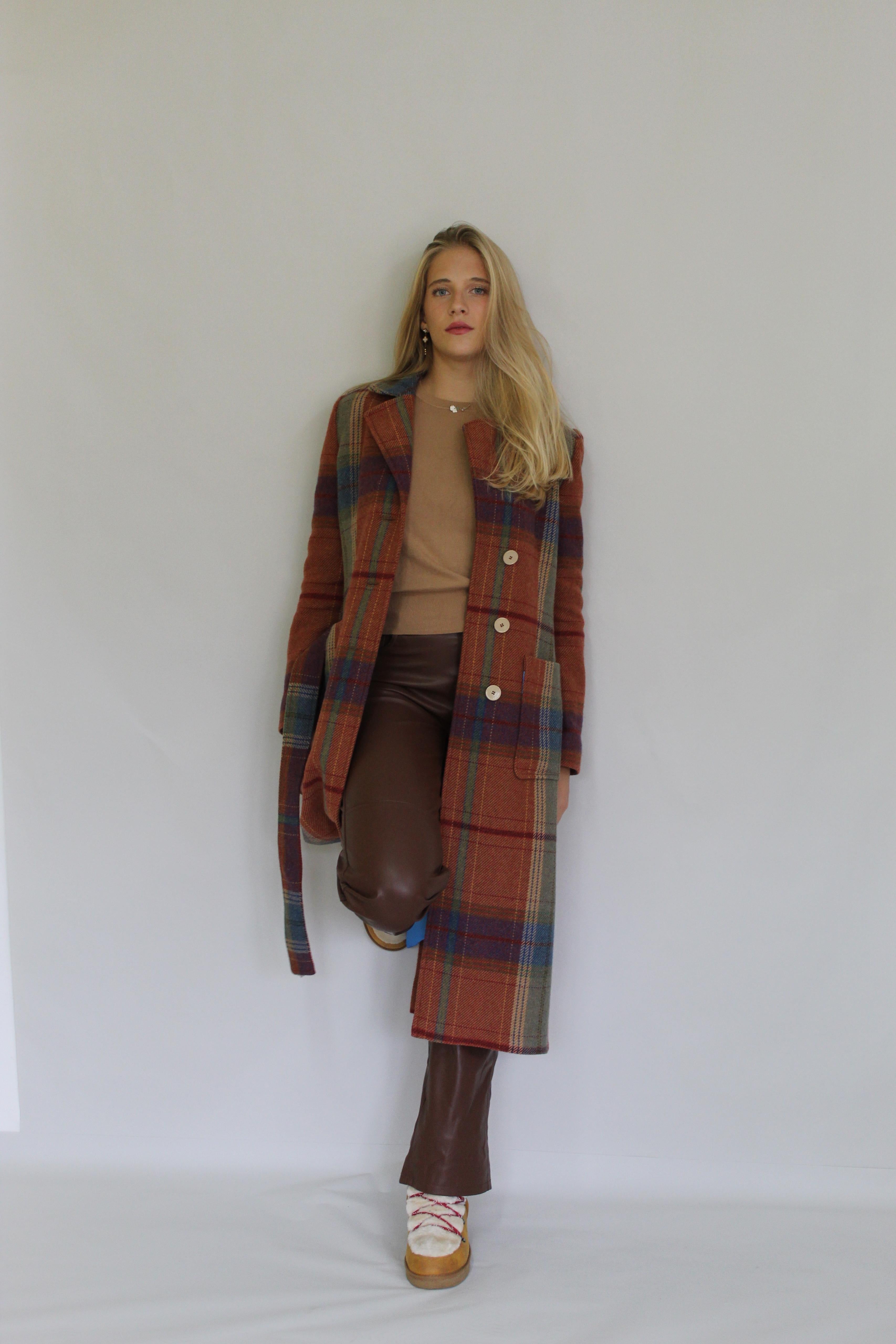 Mid Length Coat With Big Side Pocket Detail